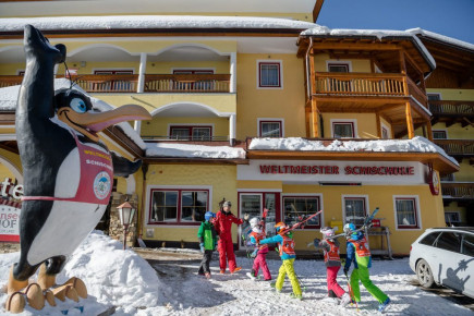 Skischulbüro – Schischule Top Alpin in Altenmarkt-Zauchensee, Ski amadé